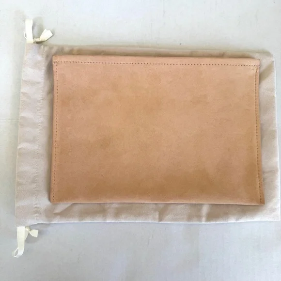 Aerin quiet luxury minimalist suede zip clutch pouch in neutral Sand - Picture 4 of 11